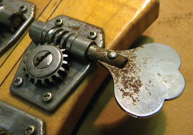 guitar rust on tuning peg - choosing a second hand guitar
