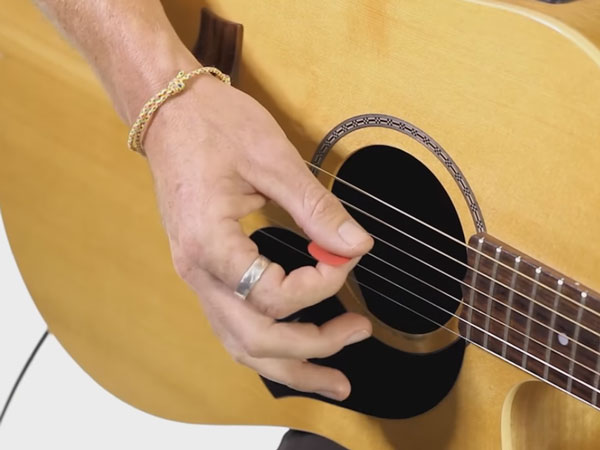 fan-fingers-in-a-okay-position Relaxed fingers, fanned out in the A Okay position